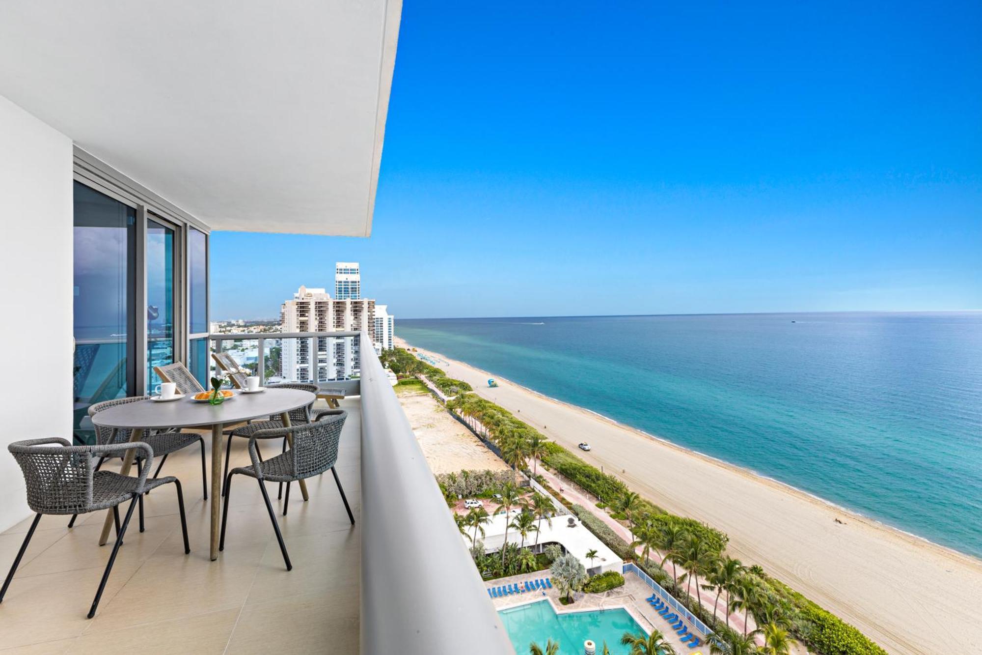 Dharma Home Suites Miami Beach At Monte Carlo Exterior foto