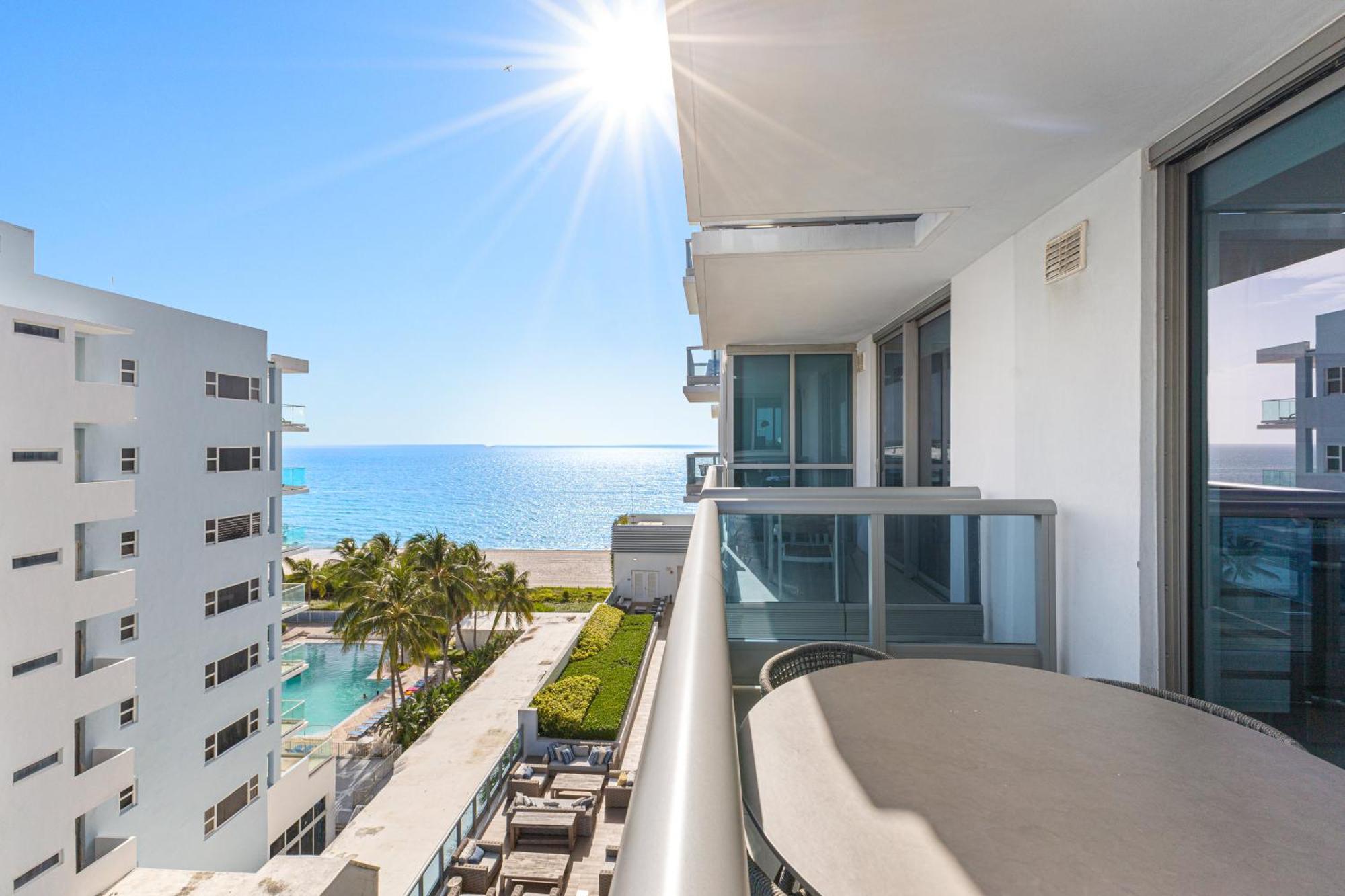 Dharma Home Suites Miami Beach At Monte Carlo Exterior foto